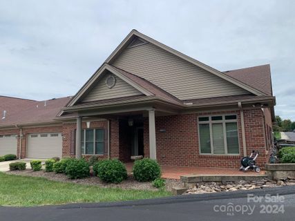473 26th Avenue sold home in Abingdon, Hickory, NC