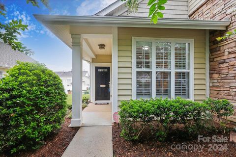 8029 Lynwood Square