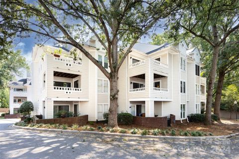 2715 Selwyn Avenue 29