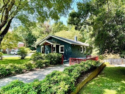 200 Laurel Circle Drive sold home in Lakewood Park, Black Mountain, NC