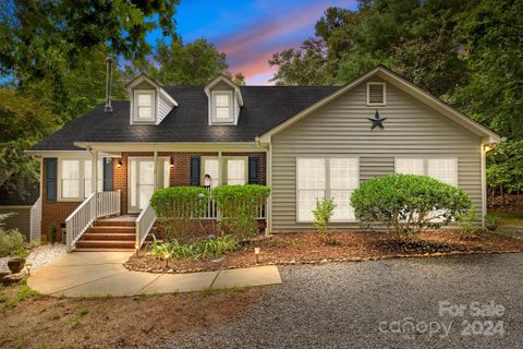 6915 Live Oaks Lane sold home in Plantation Forest, Waxhaw, NC