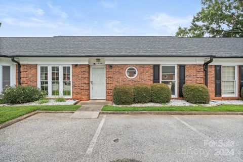 1216 E Franklin Boulevard sold home in Regency Square, Gastonia, NC