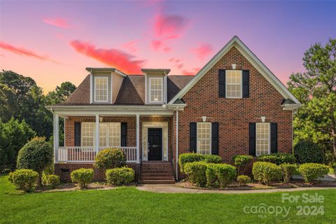 227 Glenville Drive sold home in Lynnwood Farms, Fort Mill, SC