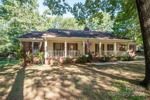 807 Black Oak Drive