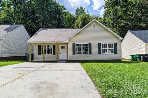 2227 Blue Hampton Lane sold home in The Hamptons, Charlotte, NC