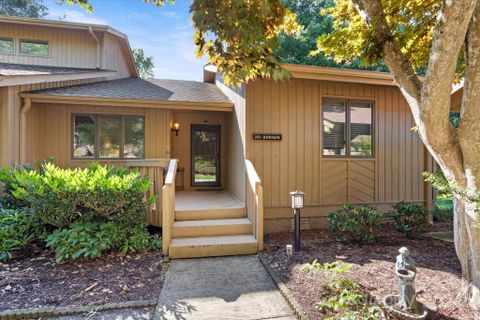 203 Willow Oak Lane