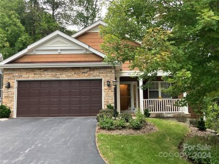 268 Shaws Creek Farm Road sold home in Shaws Creek Farm, Hendersonville, NC