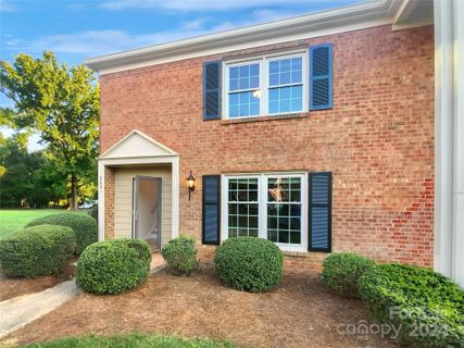 6681 Bunker Hill Circle