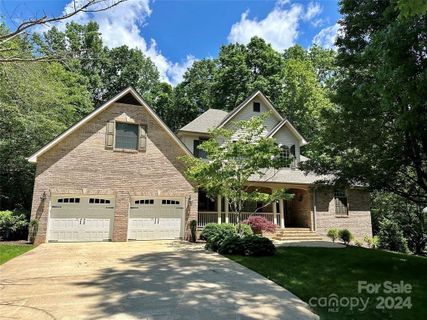 503 Pinchot Drive