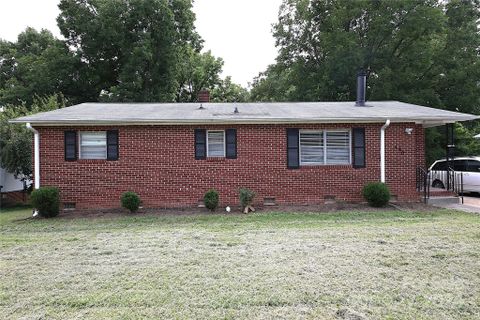 440 Frank Drive sold home in Briarwood, Charlotte, NC