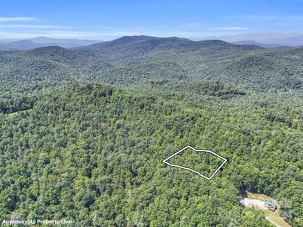 Sr1196 B Evans Road active home in Kanuga Ridge, Hendersonville, NC