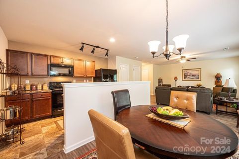 1815 2nd Street Drive sold home in Stonebrook, Hickory, NC