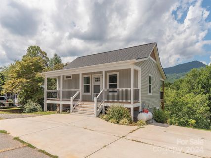 185 Midland Drive sold home in The Midlands, Waynesville, NC