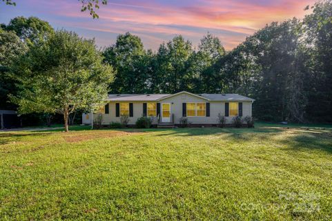3528 Chapelwood Drive sold home in Chapelwood Acres, Gastonia, NC