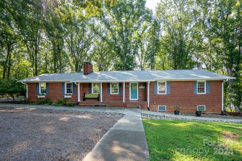 2010 Collins Drive sold home in Woodcrest, Albemarle, NC