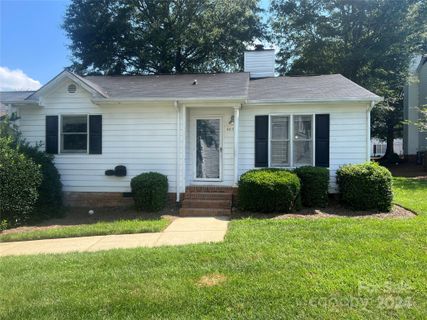 6031 Crape Myrtle Lane sold home in Oakdale Place, Charlotte, NC