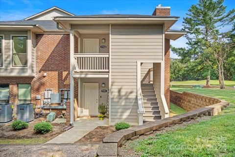 7946 Greenside Court