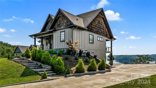 452 Lake Crest Drive 3