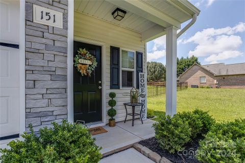 151 Walking Horse Run sold home in Chestnut Ridge, Stanley, NC