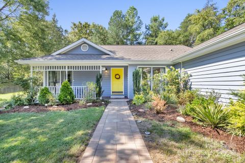 6815 Barrette Place sold home in Rougemont, Charlotte, NC