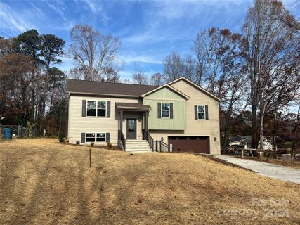 1610 Rayland Drive 14B sold home in Tanglewood Park, Hickory, NC