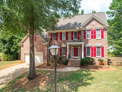 8900 Horsecroft Court
