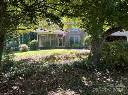 3016 Oakcroft Drive sold home in Oakcroft, Matthews, NC
