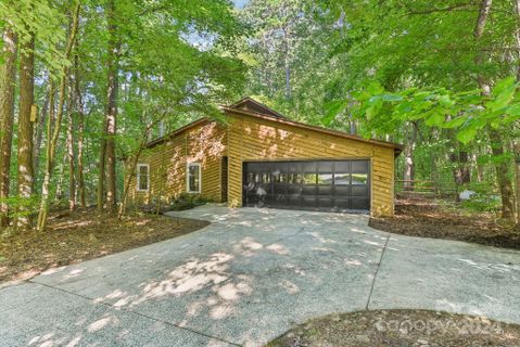 3216 Bow Club Trail sold home in Indian Brook, Matthews, NC