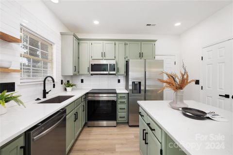 2839 Whaleys Court sold home in Cedar Run, Charlotte, NC
