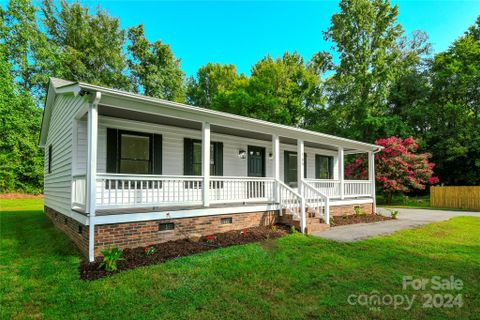 165 Glenwood Drive sold home in Gordon Heights, Concord, NC