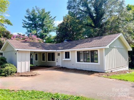 5268 Stonewood Drive sold home in Woodridge, Hickory, NC