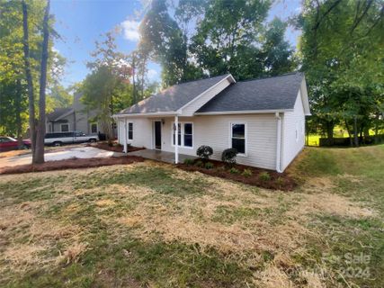 1210 Ridgewood Drive sold home in Hidden Valley, Concord, NC