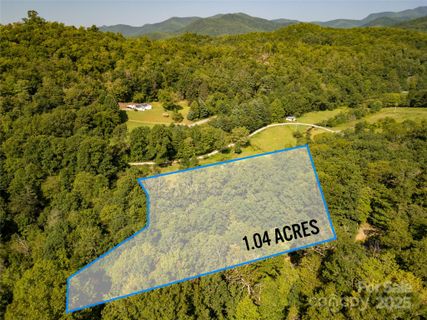 Lot 7 Sweetwater Ridge Road active home in Sweetwater Ridge, Balsam Grove, NC