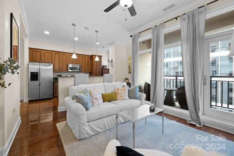 230 S Tryon Street 1110 sold home in 230 South Tryon, Charlotte, NC