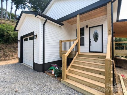 688 Blake Drive sold home in Grassy Top Estates, Canton, NC