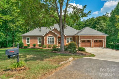 721 Rocky Ridge Court sold home in The Hylands, York, SC