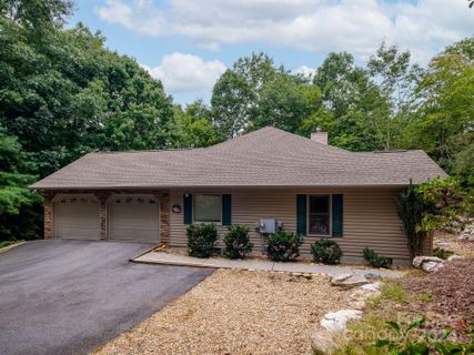 2921 Connestee Trail