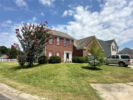 156 Crestwood Drive sold home in Dutchmans Meadow, Mount Holly, NC