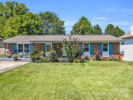11 Pleasant Ridge Drive sold home in Parkway Forest, Asheville, NC