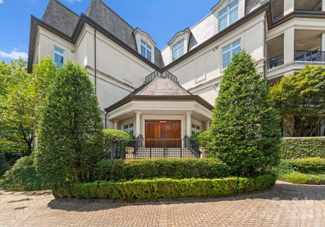 2343 Roswell Avenue 1C
