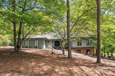 23 Holly Berry Woods
