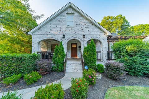 3720 Tuckaseegee Road