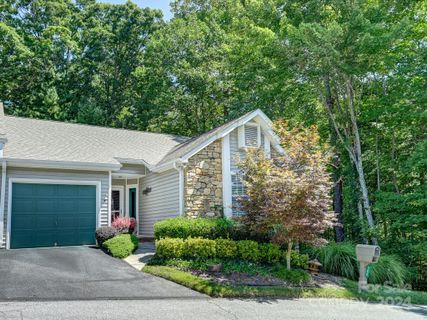 304 Laurel Park Place B #34 sold home in Laurel Park Place, Hendersonville, NC