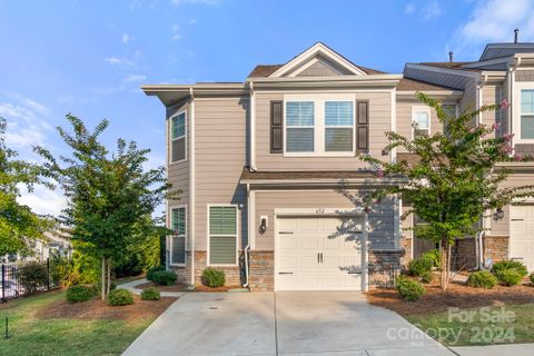 652 Cypress Glen Lane sold home in The Village At Ivy Ridge, Lake Wylie, SC