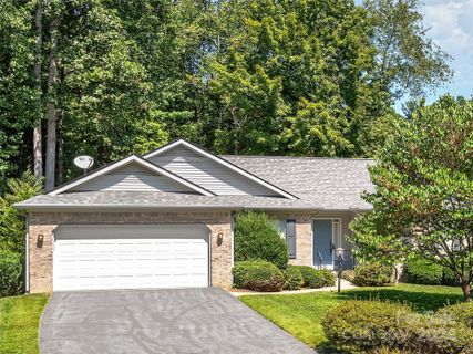 8 Pebble Beach Court