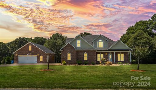 950 Oak Ridge Farms Circle sold home in Oak Ridge Farms, Newton, NC