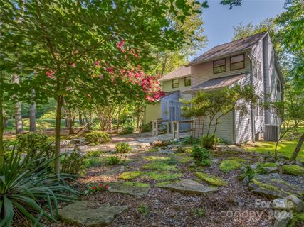 35 Lakeside Villas Drive