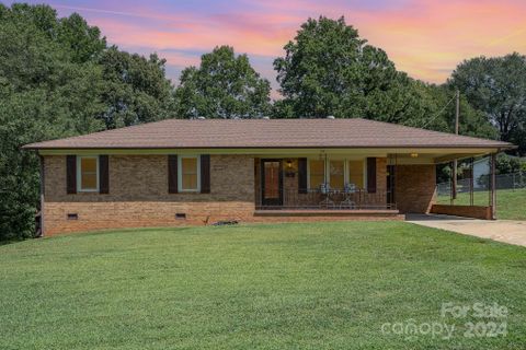 311 Park Drive sold home in West Stanley Park, Stanley, NC