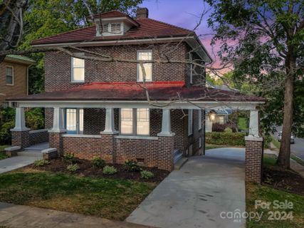 300 W Thomas Street