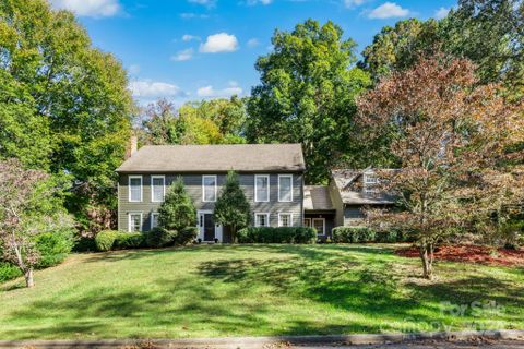 1740 8th Street Drive sold home in Forest Park, Hickory, NC